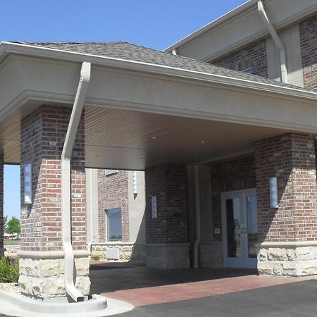 Bell'S Extended Stay And Suites Saint Robert Exterior photo